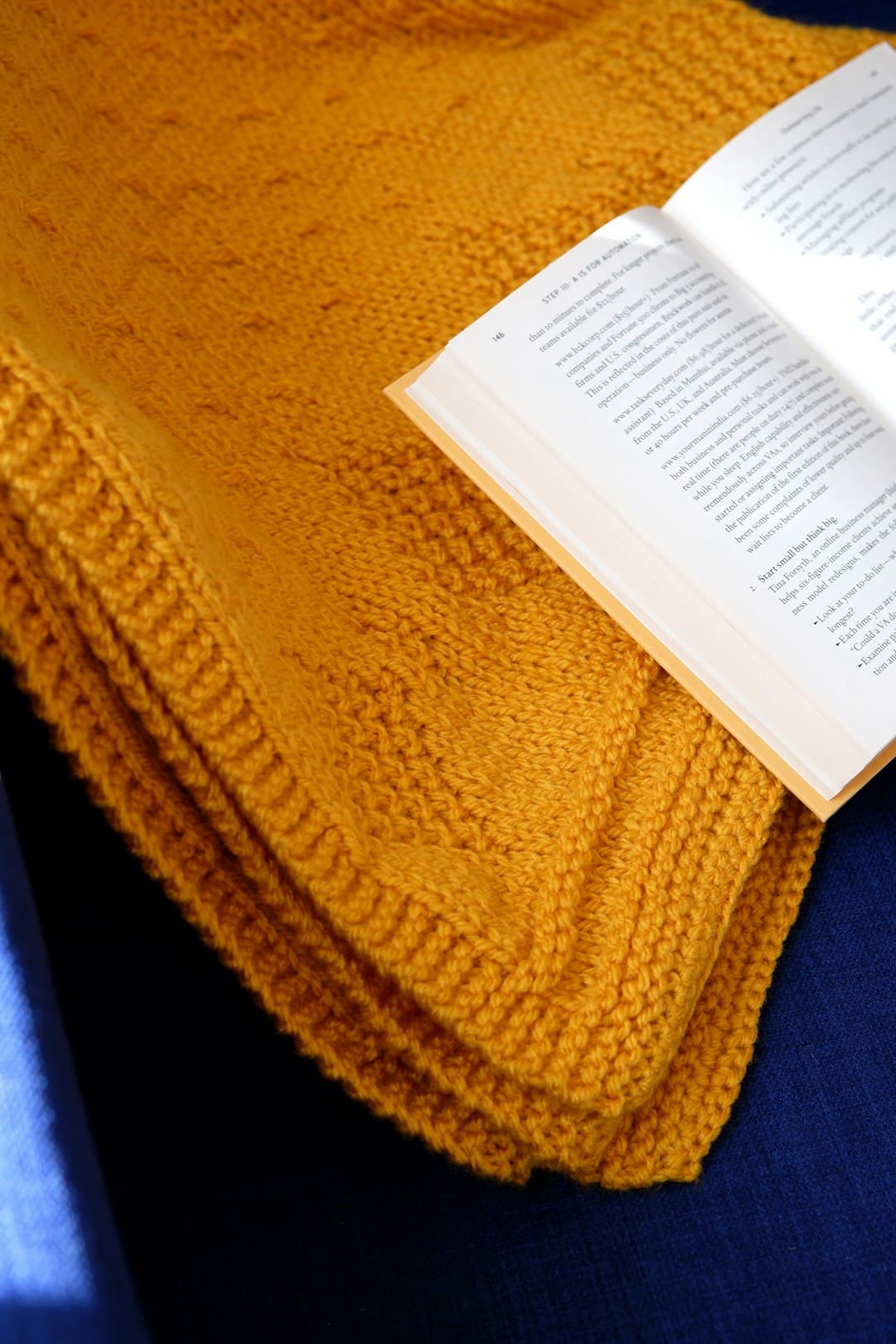 Throw blanket texture detail